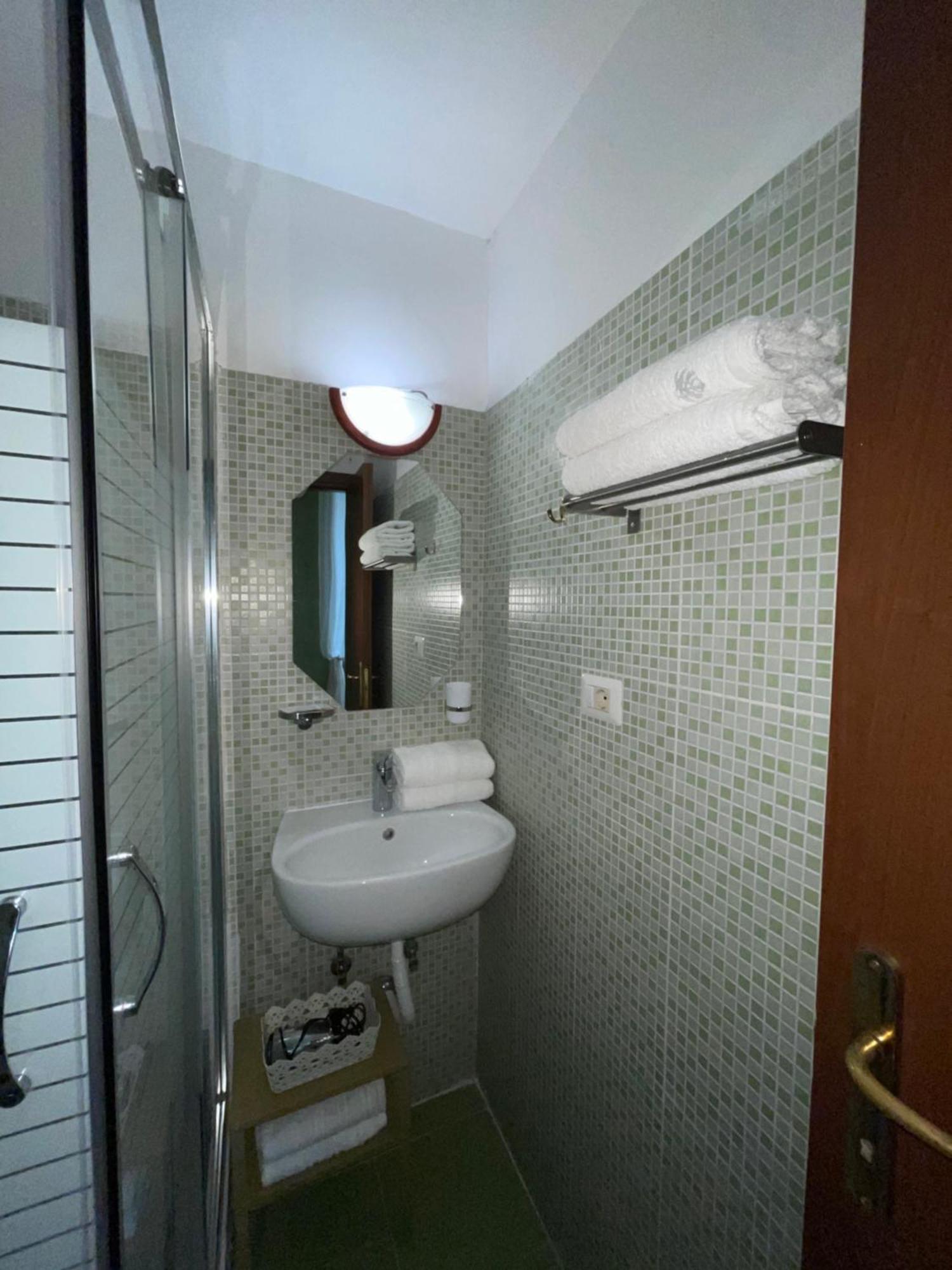 Guest House Meret Rome Buitenkant foto